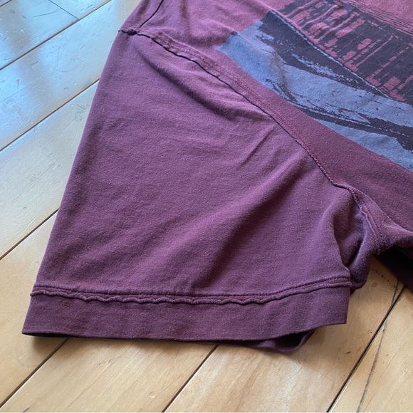 Z Zegna Maroon City Skyline Graphic Tee - Picture 4 of 7